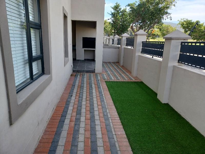 To Let 3 Bedroom Property for Rent in Burgundy Estate Western Cape